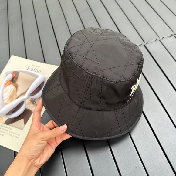 Dior fisherman hat